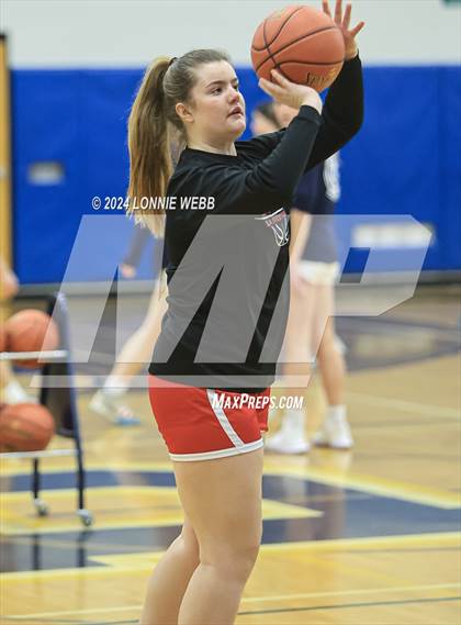 Thumbnail 2 in Somers vs Pelham (NYSPHSAA Section 1 Class AA Quarter Final) photogallery.