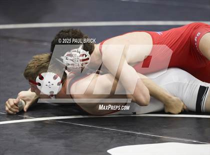 Thumbnail 1 in UIL Boys Wrestling Region 4 Finals (Day 2) photogallery.