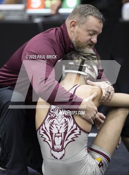 Thumbnail 2 in UIL Boys Wrestling Region 4 Finals (Day 2) photogallery.