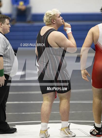 Thumbnail 3 in UIL Boys Wrestling Region 4 Finals (Day 2) photogallery.