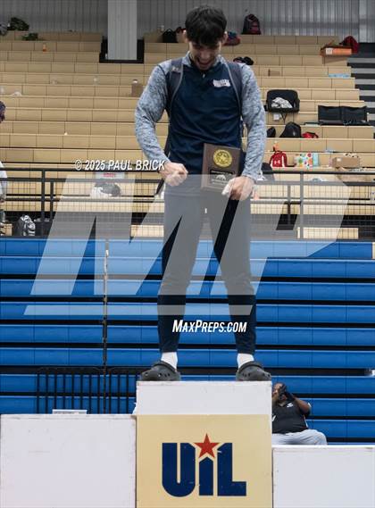 Thumbnail 2 in UIL Boys Wrestling Region 4 Finals (Day 2) photogallery.