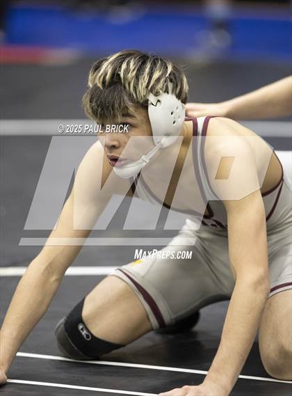 Thumbnail 3 in UIL Boys Wrestling Region 4 Finals (Day 2) photogallery.