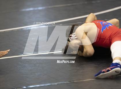 Thumbnail 2 in UIL Boys Wrestling Region 4 Finals (Day 2) photogallery.