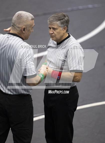 Thumbnail 1 in UIL Boys Wrestling Region 4 Finals (Day 2) photogallery.