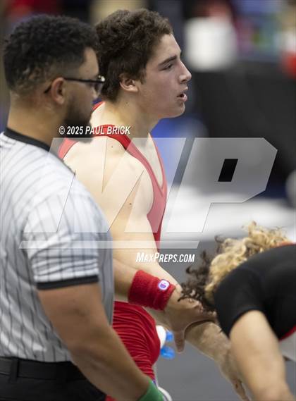 Thumbnail 2 in UIL Boys Wrestling Region 4 Finals (Day 2) photogallery.