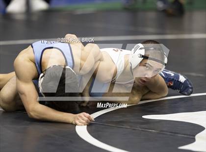 Thumbnail 2 in UIL Boys Wrestling Region 4 Finals (Day 2) photogallery.