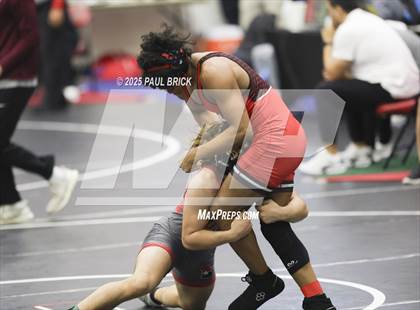 Thumbnail 2 in UIL Boys Wrestling Region 4 Finals (Day 2) photogallery.
