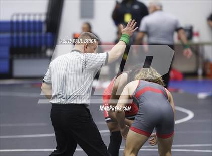 Thumbnail 3 in UIL Boys Wrestling Region 4 Finals (Day 2) photogallery.