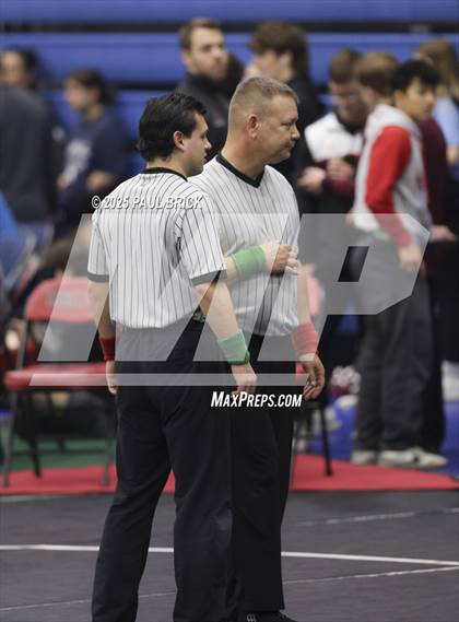 Thumbnail 2 in UIL Boys Wrestling Region 4 Finals (Day 2) photogallery.