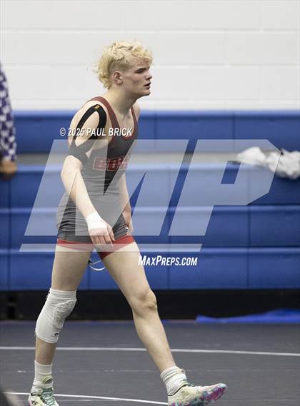 Thumbnail 2 in UIL Boys Wrestling Region 4 Finals (Day 2) photogallery.