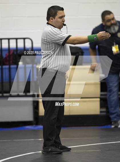 Thumbnail 1 in UIL Boys Wrestling Region 4 Finals (Day 2) photogallery.