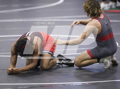 Thumbnail 1 in UIL Boys Wrestling Region 4 Finals (Day 2) photogallery.