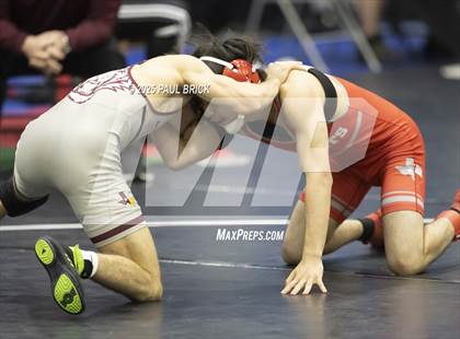 Thumbnail 2 in UIL Boys Wrestling Region 4 Finals (Day 2) photogallery.