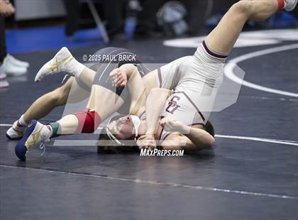 Thumbnail 3 in UIL Boys Wrestling Region 4 Finals (Day 2) photogallery.