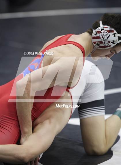 Thumbnail 3 in UIL Boys Wrestling Region 4 Finals (Day 2) photogallery.
