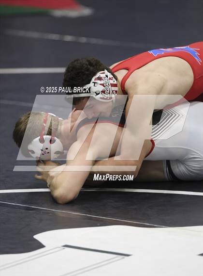 Thumbnail 2 in UIL Boys Wrestling Region 4 Finals (Day 2) photogallery.