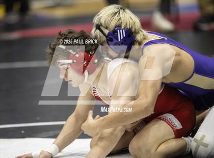 Thumbnail 3 in UIL Boys Wrestling Region 4 Finals (Day 2) photogallery.