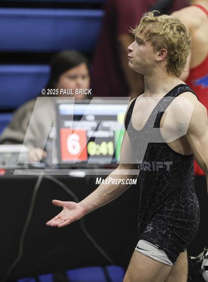 Thumbnail 3 in UIL Boys Wrestling Region 4 Finals (Day 2) photogallery.
