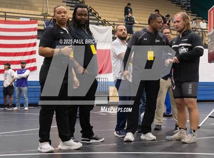 Thumbnail 1 in UIL Boys Wrestling Region 4 Finals (Day 2) photogallery.