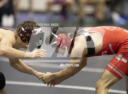 Thumbnail 1 in UIL Boys Wrestling Region 4 Finals (Day 2) photogallery.
