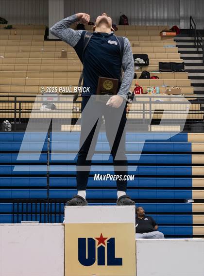 Thumbnail 3 in UIL Boys Wrestling Region 4 Finals (Day 2) photogallery.