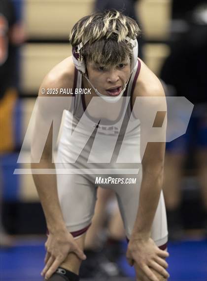 Thumbnail 1 in UIL Boys Wrestling Region 4 Finals (Day 2) photogallery.