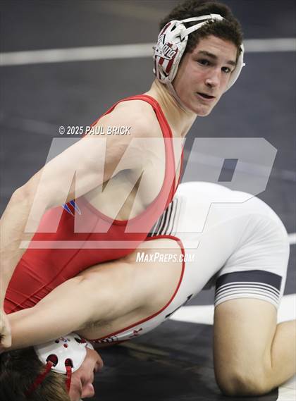 Thumbnail 1 in UIL Boys Wrestling Region 4 Finals (Day 2) photogallery.