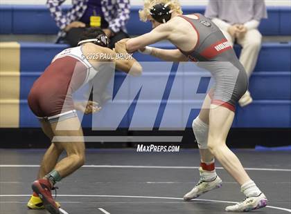 Thumbnail 3 in UIL Boys Wrestling Region 4 Finals (Day 2) photogallery.