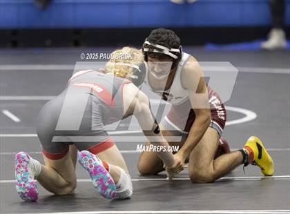 Thumbnail 1 in UIL Boys Wrestling Region 4 Finals (Day 2) photogallery.