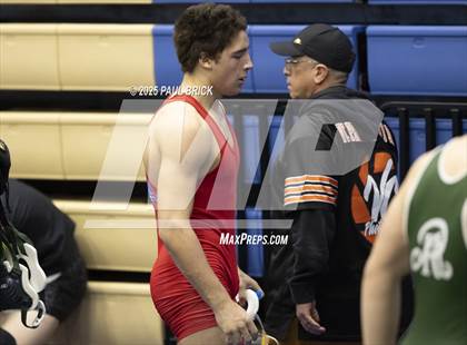Thumbnail 1 in UIL Boys Wrestling Region 4 Finals (Day 2) photogallery.