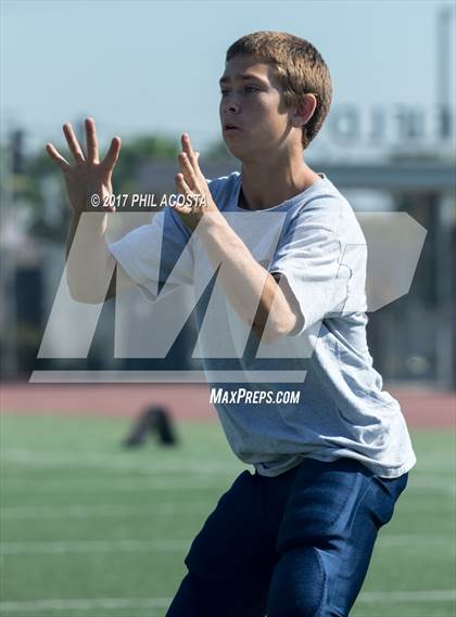 Thumbnail 1 in Bellarmine-Jefferson vs Lighthouse Christian photogallery.