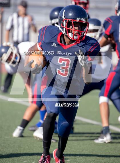 Thumbnail 2 in Bellarmine-Jefferson vs Lighthouse Christian photogallery.