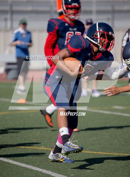 Thumbnail 3 in Bellarmine-Jefferson vs Lighthouse Christian photogallery.