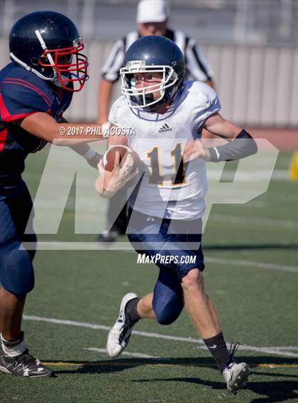 Thumbnail 3 in Bellarmine-Jefferson vs Lighthouse Christian photogallery.