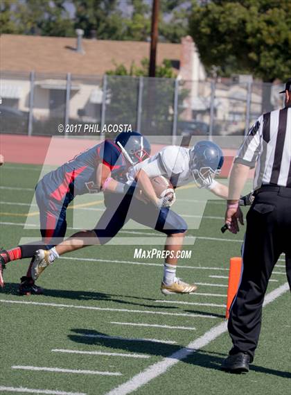 Thumbnail 3 in Bellarmine-Jefferson vs Lighthouse Christian photogallery.