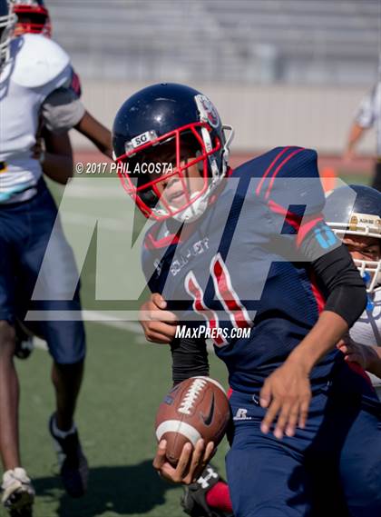 Thumbnail 2 in Bellarmine-Jefferson vs Lighthouse Christian photogallery.
