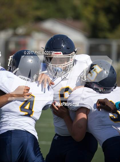 Thumbnail 2 in Bellarmine-Jefferson vs Lighthouse Christian photogallery.