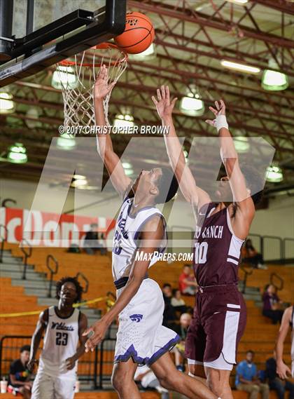 Thumbnail 3 in Cinco Ranch vs Angleton (McDonald's Texas Invitational) photogallery.