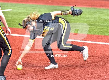 Thumbnail 1 in Shawnee Mission West @ Olathe East photogallery.
