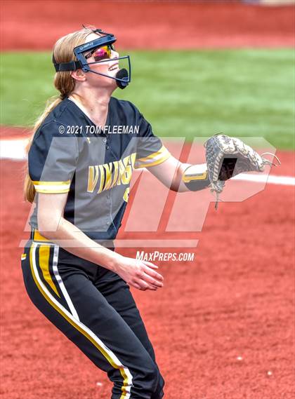 Thumbnail 1 in Shawnee Mission West @ Olathe East photogallery.