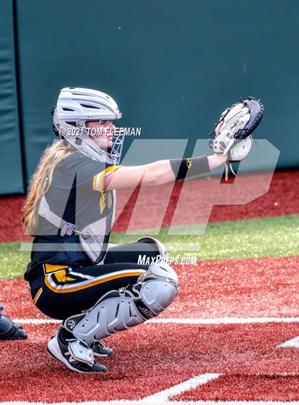 Thumbnail 3 in Shawnee Mission West @ Olathe East photogallery.