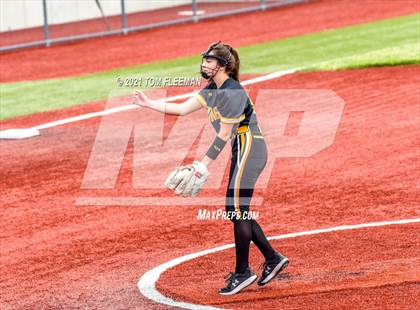 Thumbnail 2 in Shawnee Mission West @ Olathe East photogallery.