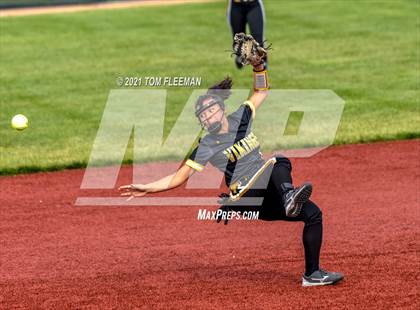 Thumbnail 3 in Shawnee Mission West @ Olathe East photogallery.