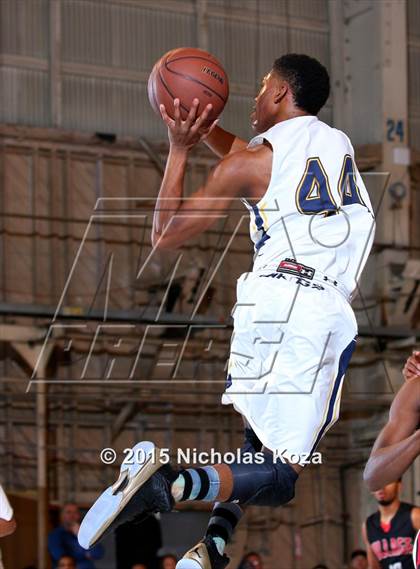 Thumbnail 3 in Santa Monica vs. Village Christian (Jordan Take Flight Challenge) photogallery.