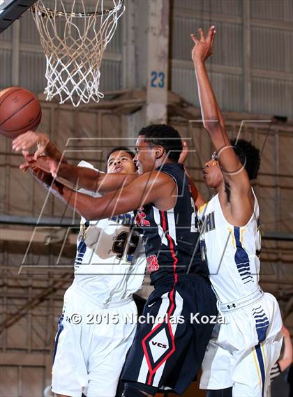 Thumbnail 2 in Santa Monica vs. Village Christian (Jordan Take Flight Challenge) photogallery.