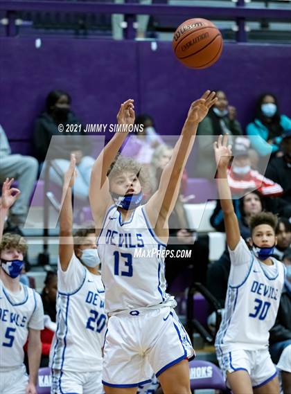 Thumbnail 3 in Quincy @ Collinsville (Prairie Farms Holiday Classic) photogallery.