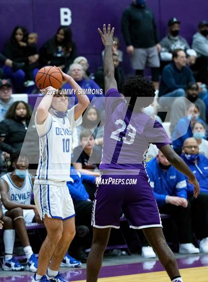 Thumbnail 3 in Quincy @ Collinsville (Prairie Farms Holiday Classic) photogallery.