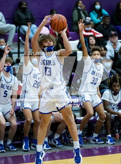 Thumbnail 2 in Quincy @ Collinsville (Prairie Farms Holiday Classic) photogallery.