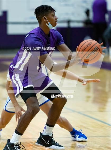 Thumbnail 2 in Quincy @ Collinsville (Prairie Farms Holiday Classic) photogallery.
