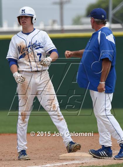 Thumbnail 1 in MacArthur [Douglas] vs New Braunfels (UIL 6A Bi-District) photogallery.